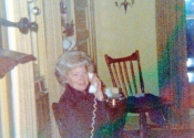 white-house-lorraine-phone376